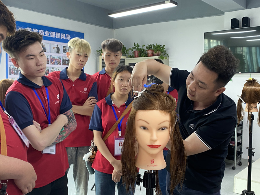 女士發(fā)尾分為哪幾類(lèi)？廣西女士造型分享